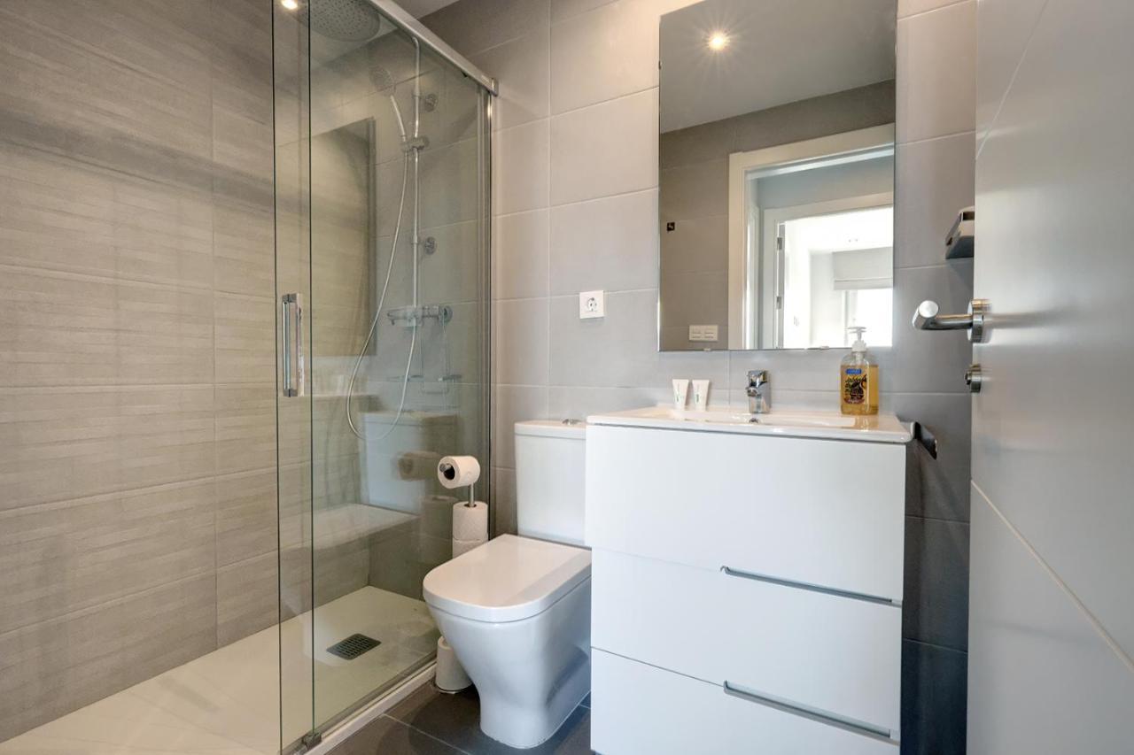 Brand New With Pool And Sea View In Apartemen